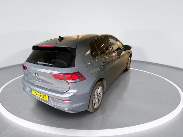 Volkswagen GOLF 1.0 TSI 110pk Life · Apple/Android Car Play · Navigatie · Sfeerverlichting · P-Sensoren · Getint Glas · 16'' Inch · Garantie t/m 03-07-2027 of 100.000km