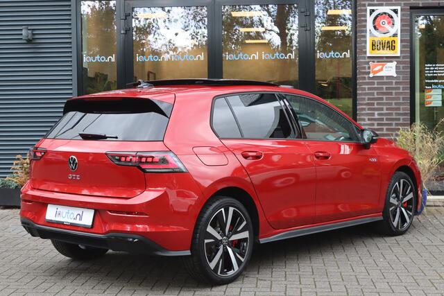Volkswagen GOLF 1.5 eHybrid 272pk GTE Black Style Pano/IQ.Light/360camera/Head-up/DCC/Keyless/Dodehoek/Trekhaak wegkl.