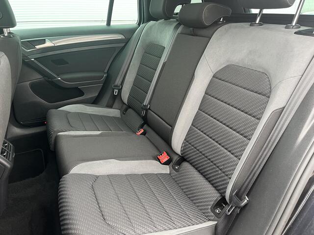Volkswagen GOLF Variant 1.5 TSI Highline Business R /Winter-pakket /elektrisch glazen panorama-dak / Apple Carplay/Android Auto / R-Line Exterieur / Veiligheids-pakket / trekhaak( 1500 kg)/