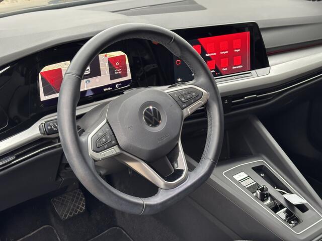 Volkswagen GOLF 1.0 eTSI Life Business / Egonomische stoelen met massage functie / Draadloos Applecarplay/AndroidAuto / Navi / Camera /