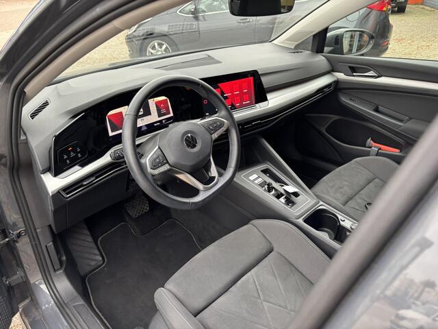 Volkswagen GOLF 1.0 eTSI Life Business / Egonomische stoelen met massage functie / Draadloos Applecarplay/AndroidAuto / Navi / Camera /