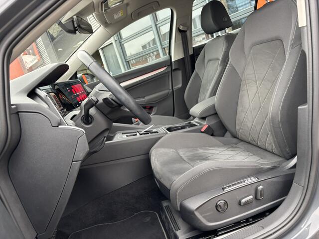 Volkswagen GOLF 1.0 eTSI Life Business / Egonomische stoelen met massage functie / Draadloos Applecarplay/AndroidAuto / Navi / Camera /