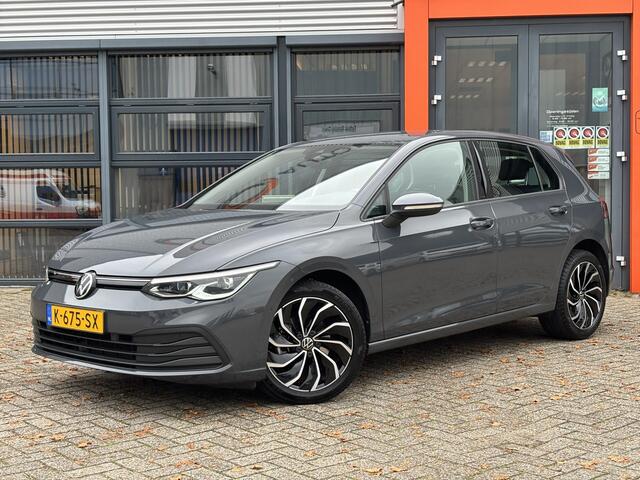 Volkswagen GOLF 1.0 eTSI Life Business / Egonomische stoelen met massage functie / Draadloos Applecarplay/AndroidAuto / Navi / Camera /
