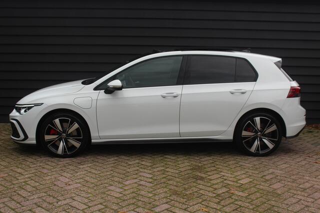 Volkswagen GOLF 1.4 eHybrid GTE - CARPLAY - PANODAK - 18 INCH - FULL LED - VIRT. COCKPIT -