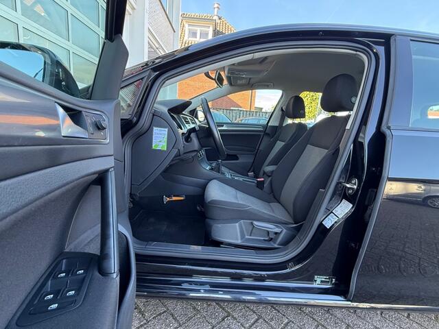 Volkswagen GOLF 1.2 TSI Edition 5-Drs Airco Trekhaak All-season banden!