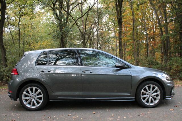 Volkswagen GOLF 1.5 TSI Highline Business R | ACC | Full-led | Ergo