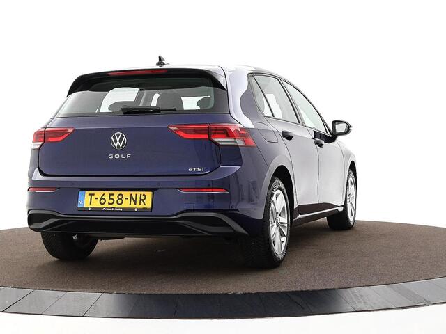 Volkswagen GOLF 1.0 eTSI 110pk DSG Life · Apple/Android Car Play · Navigatie · P-Sensoren · ACC · Sfeerverlichting · 16'' Inch · Garantie t/m 16-08-2027 of 100.000km