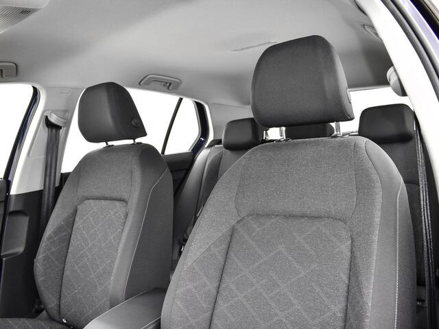 Volkswagen GOLF 1.0 eTSI 110pk DSG Life · Apple/Android Car Play · Navigatie · P-Sensoren · ACC · Sfeerverlichting · 16'' Inch · Garantie t/m 16-08-2027 of 100.000km