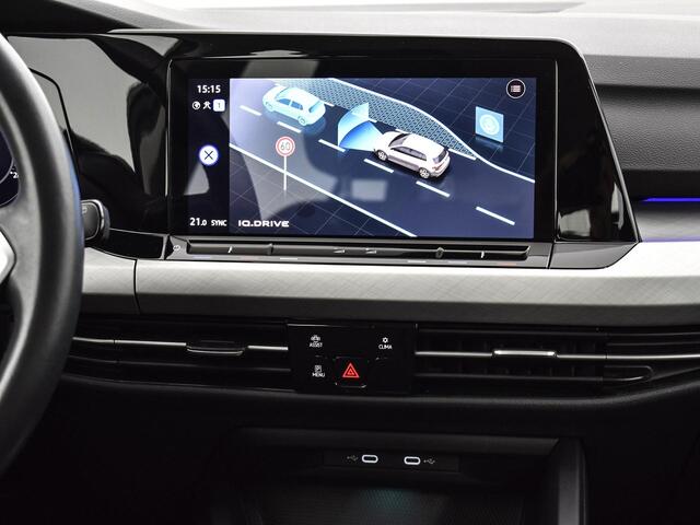 Volkswagen GOLF 1.0 eTSI 110pk DSG Life · Apple/Android Car Play · Navigatie · P-Sensoren · ACC · Sfeerverlichting · 16'' Inch · Garantie t/m 16-08-2027 of 100.000km