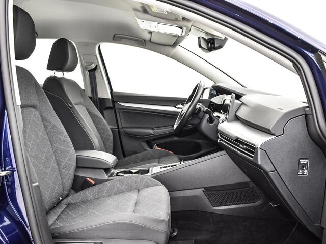 Volkswagen GOLF 1.0 eTSI 110pk DSG Life · Apple/Android Car Play · Navigatie · P-Sensoren · ACC · Sfeerverlichting · 16'' Inch · Garantie t/m 16-08-2027 of 100.000km
