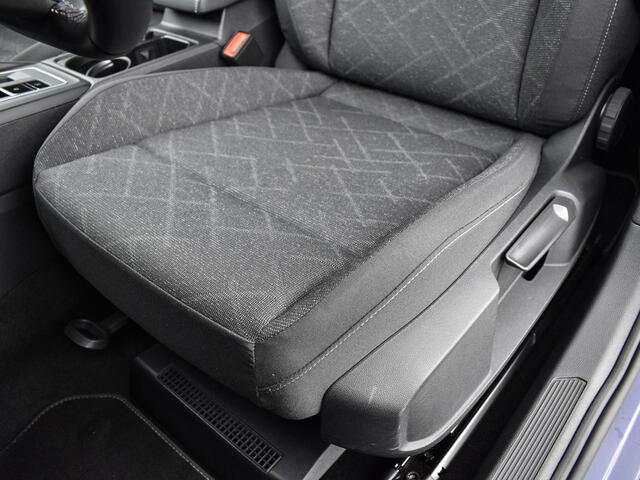 Volkswagen GOLF 1.0 eTSI 110pk DSG Life · Apple/Android Car Play · Navigatie · P-Sensoren · ACC · Sfeerverlichting · 16'' Inch · Garantie t/m 16-08-2027 of 100.000km