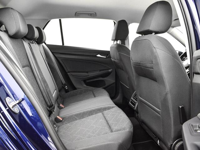 Volkswagen GOLF 1.0 eTSI 110pk DSG Life · Apple/Android Car Play · Navigatie · P-Sensoren · ACC · Sfeerverlichting · 16'' Inch · Garantie t/m 16-08-2027 of 100.000km