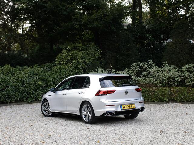 Volkswagen GOLF 1.5 eTSI R-Line | IQ Lights | Achteruitrijcamera