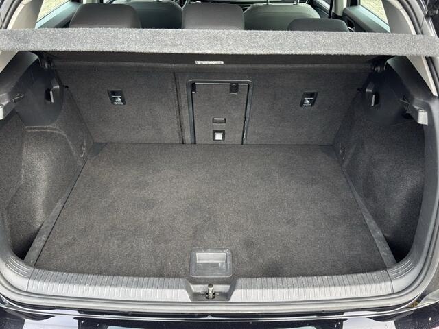 Volkswagen GOLF 2.0 TDI LIFE NAVI/ACC/CARPLAY/PDC/STOEL-STUURVERW