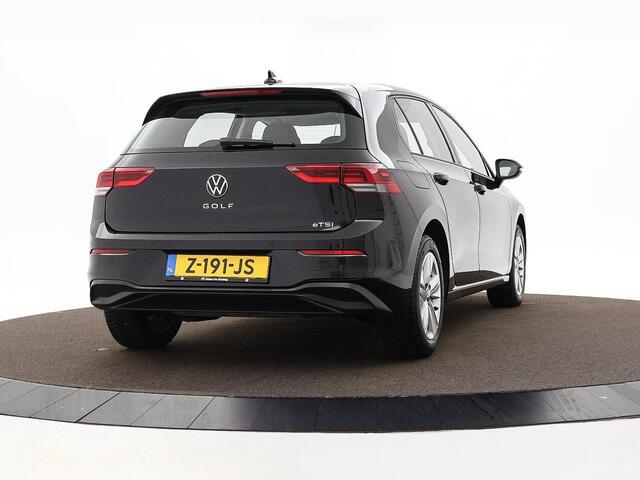 Volkswagen GOLF 1.0 eTSI 110pk DSG Life · Apple/Android Car Play · ACC · Climatronic · Draadloze Telefoonlader · P-Sensoren · Garantie t/m 11-01-2028 of 100.000km