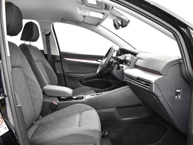 Volkswagen GOLF 1.0 eTSI 110pk DSG Life · Apple/Android Car Play · ACC · Climatronic · Draadloze Telefoonlader · P-Sensoren · Garantie t/m 11-01-2028 of 100.000km