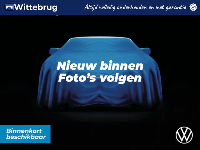 Volkswagen GOLF 1.5 eHybrid Style Edition / IQ Led / Zwenkbare trekhaak / Head up display / Navigatie