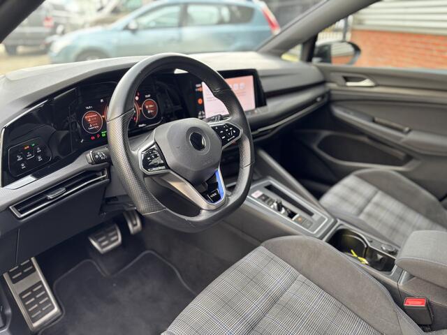 Volkswagen GOLF 1.4 eHybrid GTE | 19'' Velgen | Stuur/Stoel verw | IQ.LIGHT |