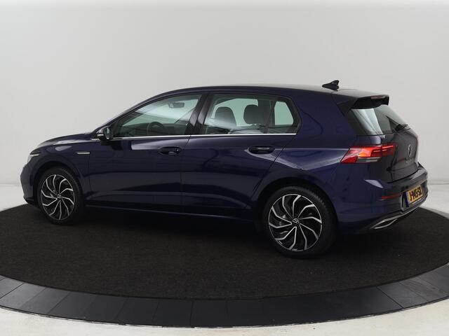 Volkswagen GOLF 1.5 eTSI Style | Park Assist | Massage | Navigatie | Carplay | Side Assist | Memory | Adaptive cruise | Full LED | DAB | Digital Cockpit