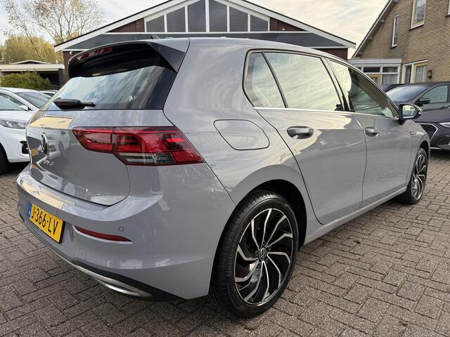Volkswagen GOLF 1.5 TSI Style Navi, Carplay, Led