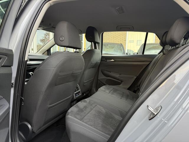 Volkswagen GOLF 1.5 TSI Style Navi, Carplay, Led