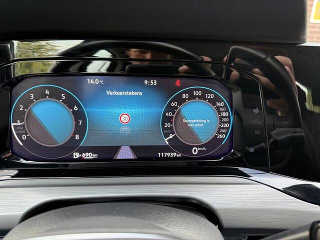 Volkswagen GOLF 1.5 TSI Style Navi, Carplay, Led
