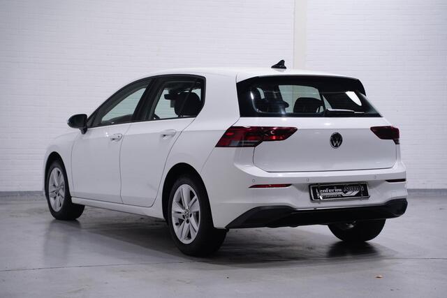 Volkswagen GOLF 1.0 eTSI Life Navi Camera PDC v+a Apple Carplay 1e Eig. NAP