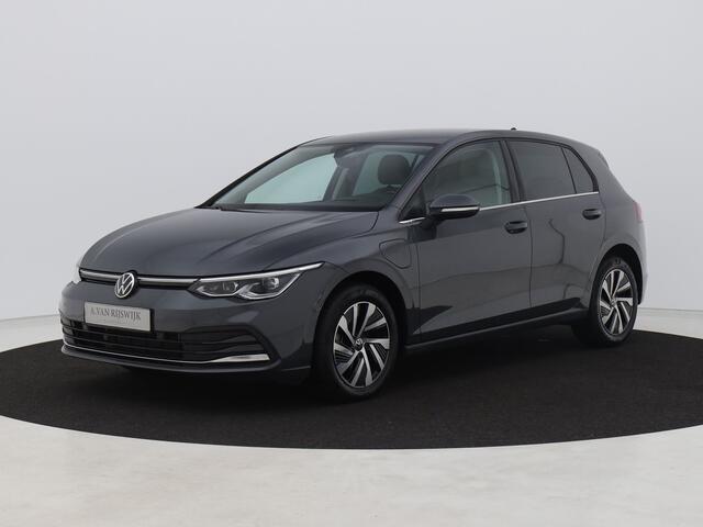 Volkswagen GOLF 1.4 eHybrid Style | CAMERA | ADAPTIVE | STOEL- EN STUURVERW. | MASSAGE