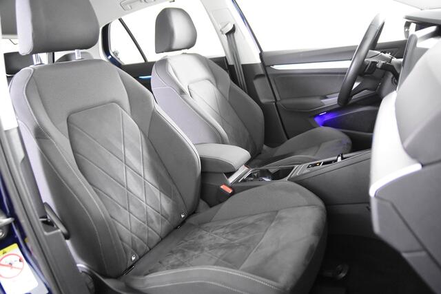 Volkswagen GOLF 1.0 eTSI Life *1ste Eigenaar*Navigatie*Ambiente*