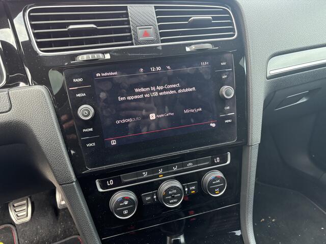 Volkswagen GOLF 2.0 TSI GTI 245PK Performance PANORAMADAK / FULL LED / SFEER / CARPLAY / NAVI / DAB+ / ACC / NL-AUTO