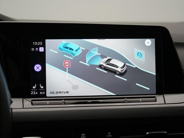 Volkswagen GOLF 1.4 eHybrid Style Plug In Hybrid 204pk Dealer O.H PHEV | Adaptive Cruise | Sportstoelen Massage & Memory | IQ Light | Sfeerverlichting | Apple Carplay | Stoelen & Stuur Verwarmd | Virtual | Navigatie | DAB |