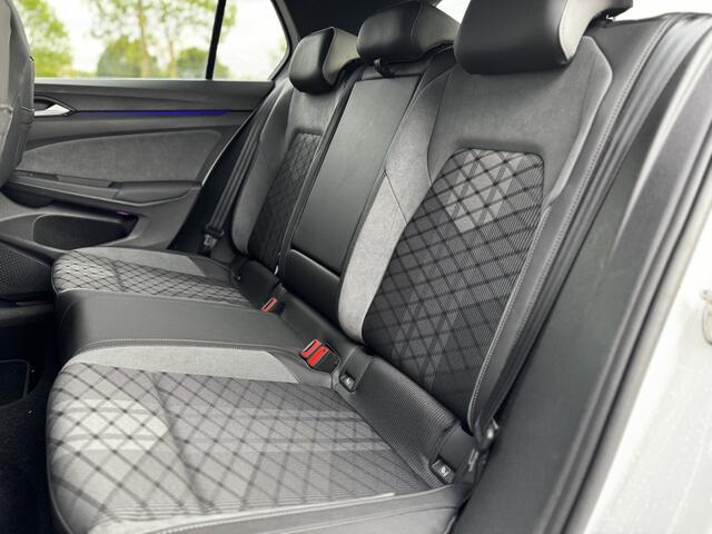 Volkswagen GOLF 1.5 eTSI R-Line | ACC | Climate | Navi | Carplay |Sfeerverl. | ¤19.950,- Incl. BTW