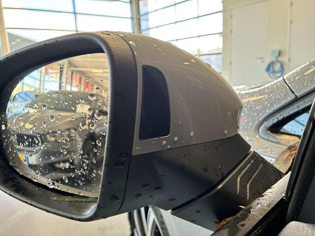 Volkswagen GOLF Variant 1.5 TSI 130pk R-Line · Camera · LED Matrix · Zwart Optiek · Side Assist · ACC · Stuur- & Stoelverwarming · Sfeerverlichting · Apple/Android Car Play ·