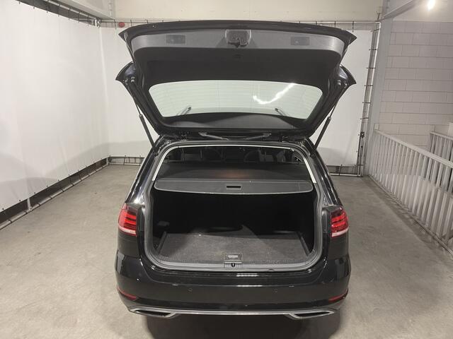 Volkswagen GOLF Variant 1.5 TSI 150pk-Highline Business R 110kw Carplay / ACC / ECC / Navi / PDC Executive-pakket / Winter Pakket