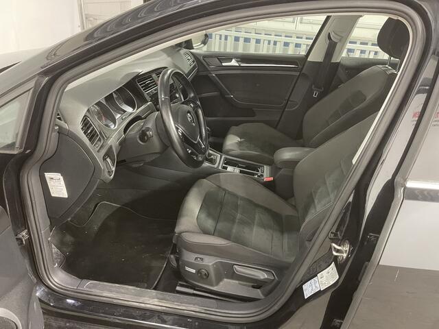 Volkswagen GOLF Variant 1.5 TSI 150pk-Highline Business R 110kw Carplay / ACC / ECC / Navi / PDC Executive-pakket / Winter Pakket