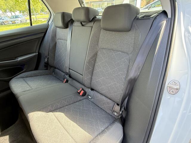 Volkswagen GOLF BWJ 2023 | 1.5TSI 131PK Life Bus AUTOMAAT | CLIMA | NAVI | PDC | CRUISE | CAMERA A | STOELVERW |
