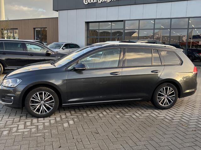 Volkswagen GOLF Variant 1.4 TSi 125 Pk Automaat Connected Series | Camera | CarPlay | Trekhaak | Stoelverwarming | LED | Climate Control | Navigatiesysteem | Privacy Glass | 16 Inch