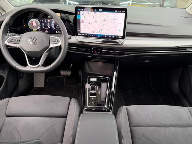 Volkswagen GOLF 1.5 eHybrid Style | Trekhaak | Camera | IQ light | Head up | Rijklaar incl. garantie