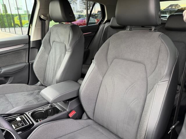 Volkswagen GOLF 1.5 eHybrid Style | Trekhaak | Camera | IQ light | Head up | Rijklaar incl. garantie