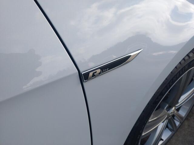 Volkswagen GOLF 1.6 TDI Highline R Line PANO DAK VIRTUAL COCKPIT ADAPT CRUISE MASSAGE STOEL LED NAVI ECC 18 INCH