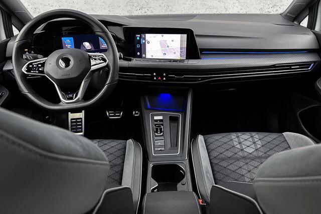 Volkswagen GOLF 1.5 eTSI R-Line Business+ | Panoramadak | Adaptieve cruise control | Stoelverwarming