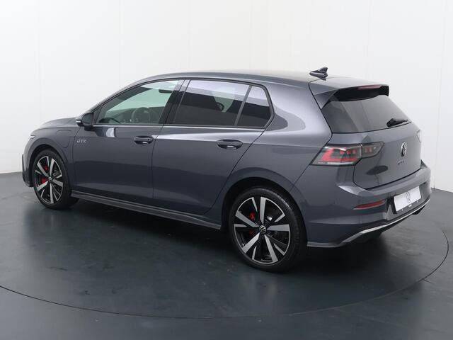 Volkswagen GOLF 1.5 eHybrid GTE | 272 PK | SoH 98% | Adaptive cruise control | 360 graden camera's | Matrix LED koplampen | Adaptive onderstelregeling |
