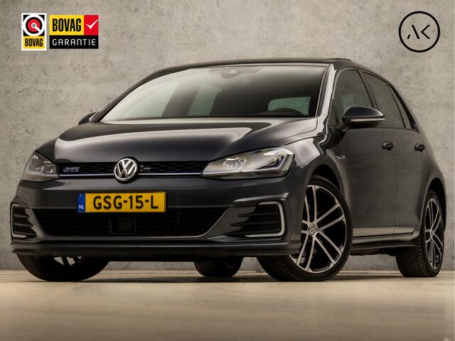Volkswagen GOLF 1.4 TSI PHEV GTE 204Pk Automaat (SCHUIFDAK, VIRTUAL COCKPIT, MEMORY SEATS, LEDER, APPLE CARPLAY, CAMERA, STOELVERWARMING, GETINT GLAS, ADAPTIVE CRUISE, KEYLESS, NIEUWSTAAT)