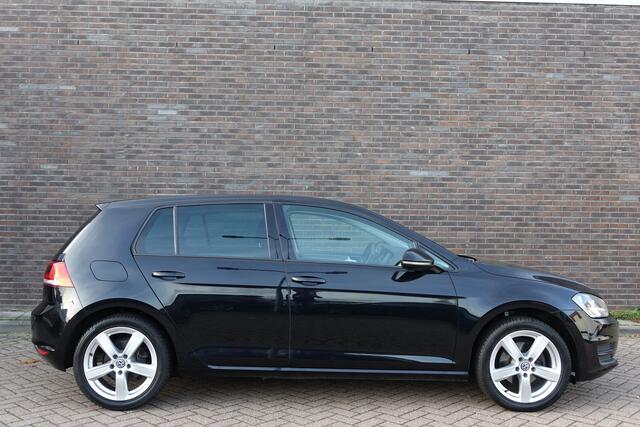 Volkswagen GOLF 1.4 TSI Business Edition Connected, prachtige auto, 4 nieuwe All seasons Automaat