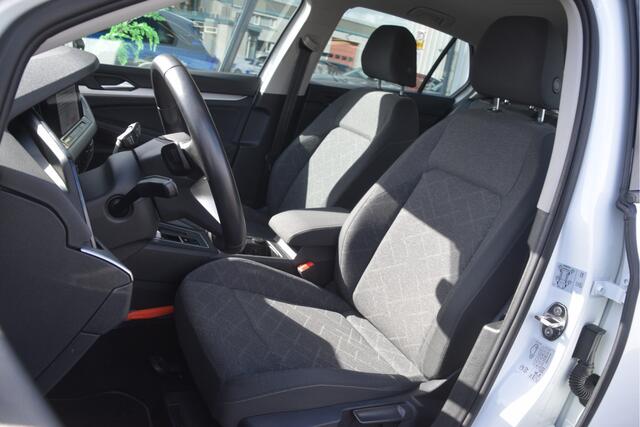 Volkswagen GOLF 1.0 eTSI Life Carplay | Adaptive cruise | LMV | Clima | Bluetooth | Navi | PDC