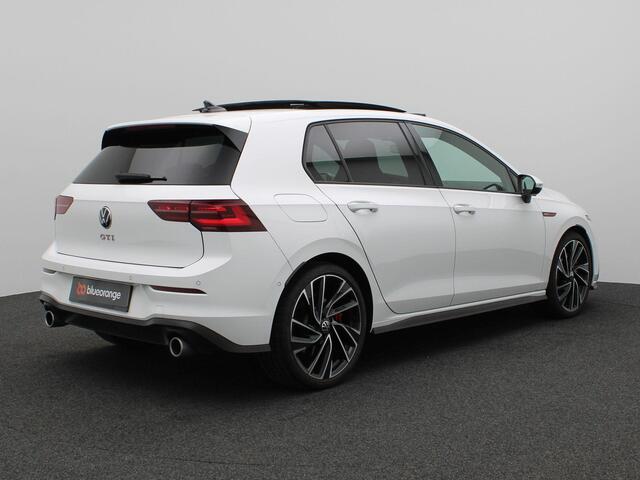 Volkswagen GOLF 2.0 TSI GTI 245PK DSG Pano-Schuifdak, Matrix-LED, Head-up Display, Dodehoek Sensor, Achterruitrijcamera, Adaptieve Cruise Control, Stoel-Stuurverwarming, 19" LM Velgen