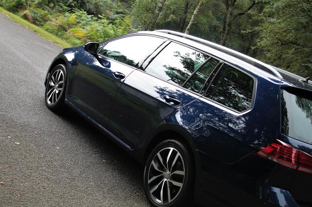 Volkswagen GOLF Variant 1.5 TSI Highline | Carplay | ACC | Camera