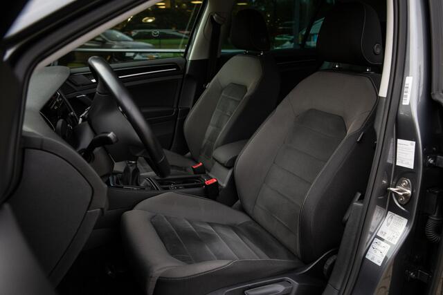 Volkswagen GOLF 1.5 TSI Highline Business R , Trekhaak, Carplay,