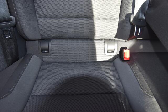 Volkswagen GOLF 1.0 TSI Comfortline , A UITRIJ CAM , PDC V+A , NAVI , CR CONTR , CLIMATR ,