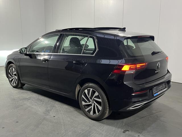 Volkswagen GOLF 1.4 eHybrid Style / AUTOMAAT/ PANO/ PARK. SENSOREN/ MEMORY SEATS/ ERGO ACTIVE/ STOEL-STUURVERWARM./ IQ. LIGHT/ ADAPT. CRUISE/ APP-CONNECT/ NAVI/ CLIMA/ 16" LMV